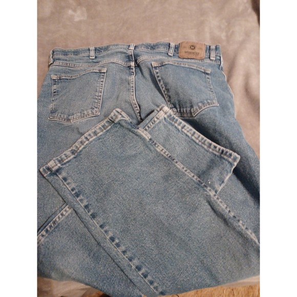 Men's Wrangler Rugged Wear Jeans. 40x29.  Faded Blue Denim. - Picture 6 of 9